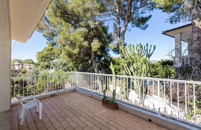 Family villa with private pool and Mediterranean garden in Santa Ponsa — photo 9