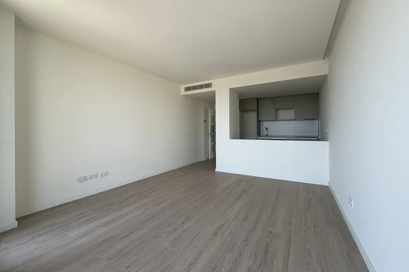 Unfurnished new build apartment with parking in Palma — photo 5