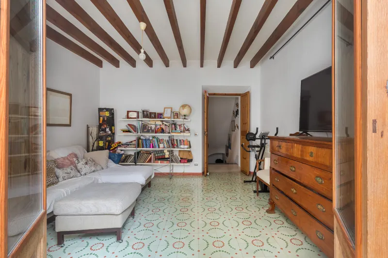 Restored townhouse with outside patio in the centre of Sóller town — photo 12