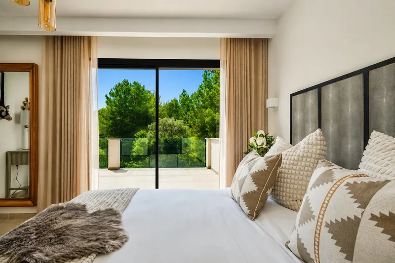 Elegant contemporary Mediterranean villa for sale in Santa Ponsa — photo 4