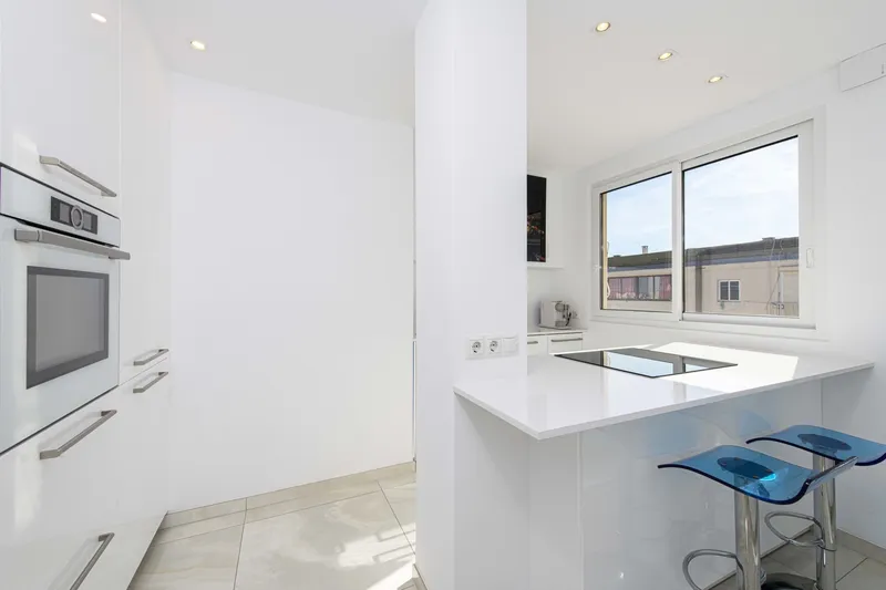 Spacious penthouse close to the old town of Palma with spacious terrace and sea views — photo 4