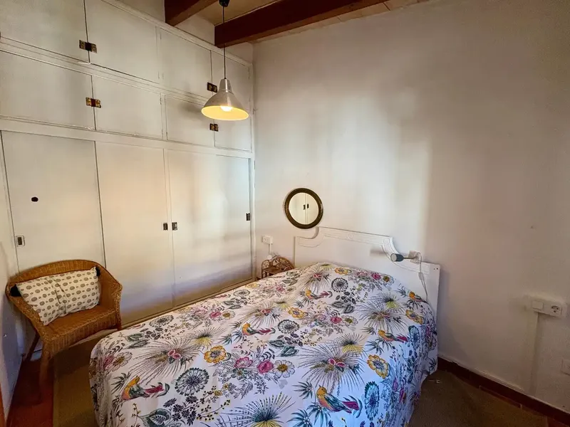 In the center of Andratx, this cozy penthouse is located in a Mallorcan house divided horizontally into two. — photo 4