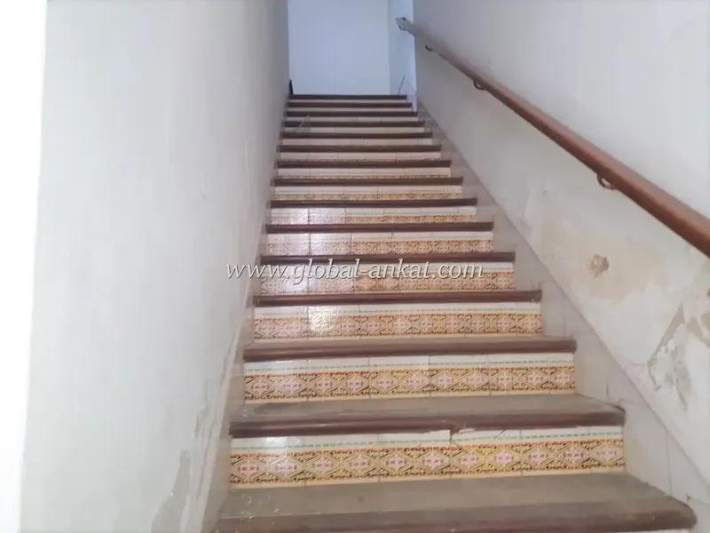 House to renovate in Felanitx, located in the Can Moix area on Ps. Ramón Llull, with a plot area according to the cadastre of 398m2, with — photo 3