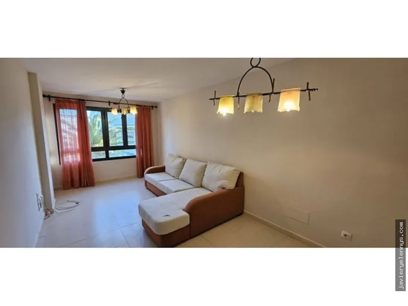 Apartment for rent on Calle d'Oviedo — photo 2
