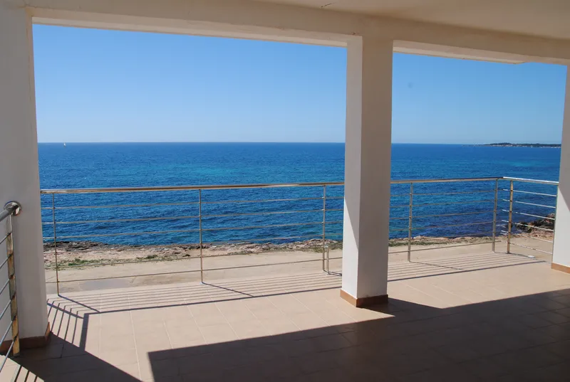 IA-157-2 Apartment on the first line of the sea — photo 8
