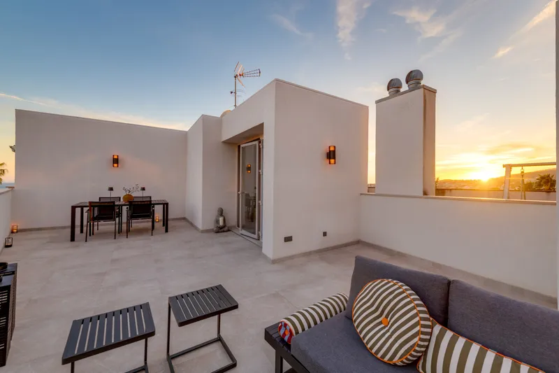 Design penthouse with private terrace and panoramic views in Bonanova — photo 2