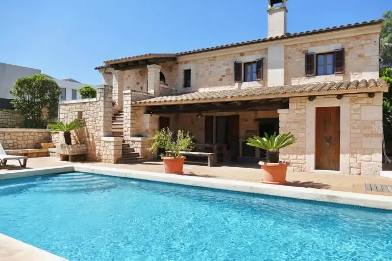 Charming holiday villa with pool within walking distance to the sea — photo 1