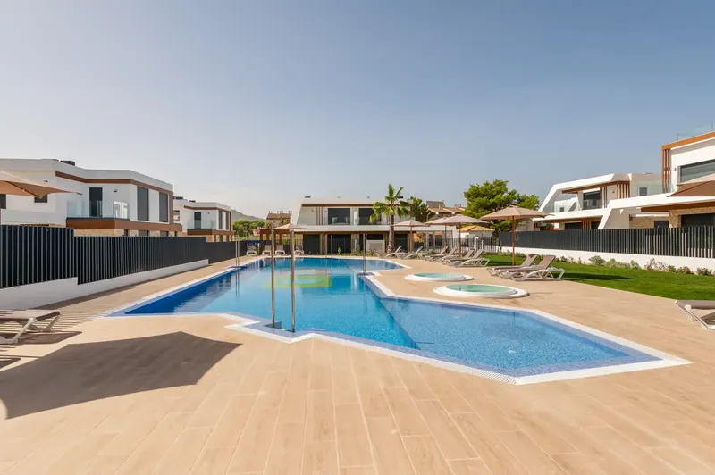 Casa pareada de obra nueva con piscina en venta en Carrer des Moll — photo 7