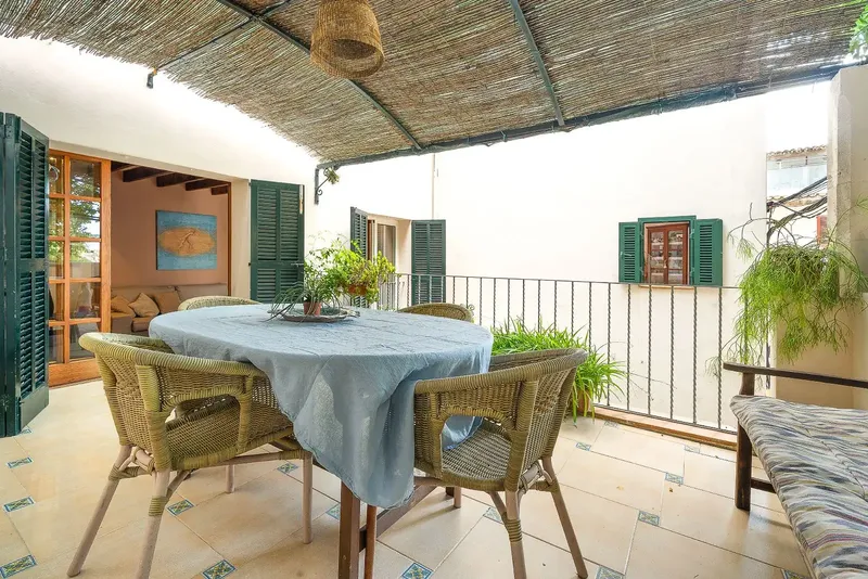 House of 222 m2 in Pollença with garage for a small car and approx. 30 m2 of terraces and patio. It has 4 bedrooms, one of them on the ground floor — photo 12