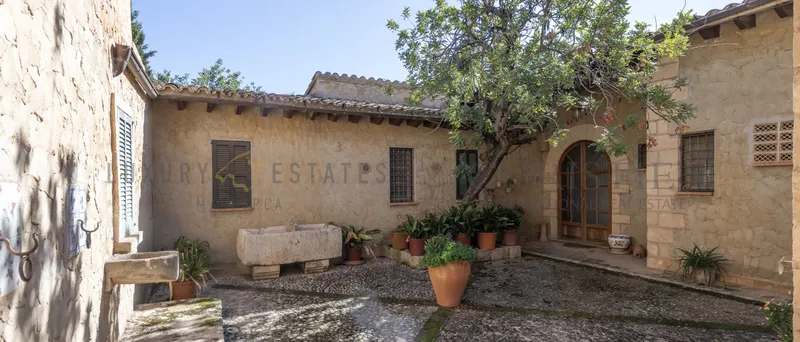 Rustic finca in Bunyola with guest house and spectacular views with lots of potential — photo 2