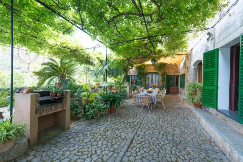 Spectacular finca with two houses and two vacation rental licenses in Biniaraix — photo 1