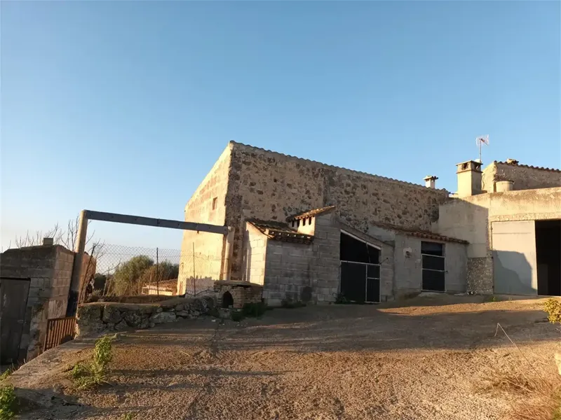 It is in a privileged location, has truly spectacular views and there is land to work the field. — photo 2