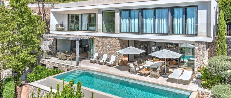 Beautiful Mediterranean modern villa in Genova with sea views — photo 9