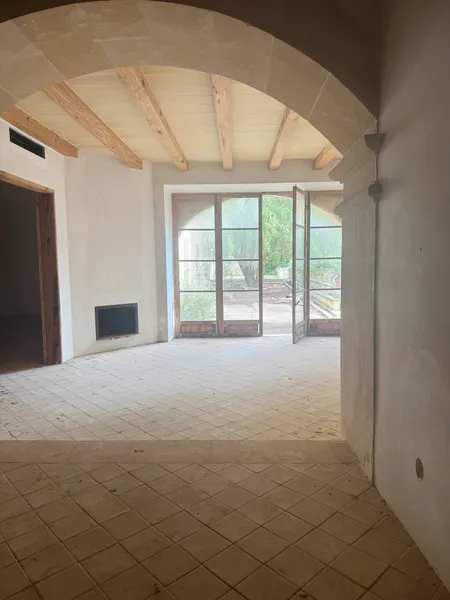 Unique 1880 Estate in Campos Offering Versatile Investment Opportunities — photo 9