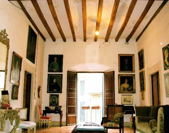 Amazing sixteenth-century palace with garden and pool situated in the historic centre of Sóller in Mallorca — photo 8
