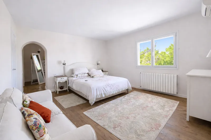 Villa with panoramic sea views and renovation potential in the sought-after area of Santa Ponsa — photo 10