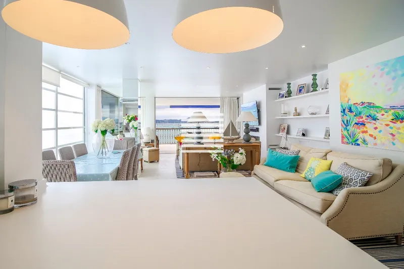 Spectacular frontline sea view apartment located in one of the most sought-after locations in Puerto Pollensa — photo 11
