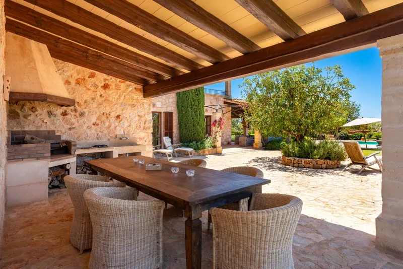 Self-sufficient finca near Santanyí with panoramic views and heated pool — photo 5