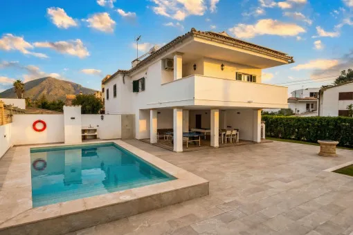 Puerto Pollensa, well-kept chalet with pool, mountain views and rental license near the beach of Pto Pollensa — photo 1