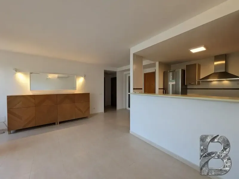 In the most serene heart of Mallorca's southeast coast, this elegant unfurnished apartment in Cala Llombards offers a way of living — photo 6