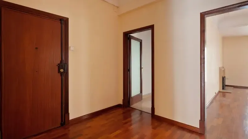 Spacious apartment for sale in the San Miguel area, Palma de Mallorca, in an elegant building, a few meters from the surroundings of the Mercat de l'Olivar — photo 9