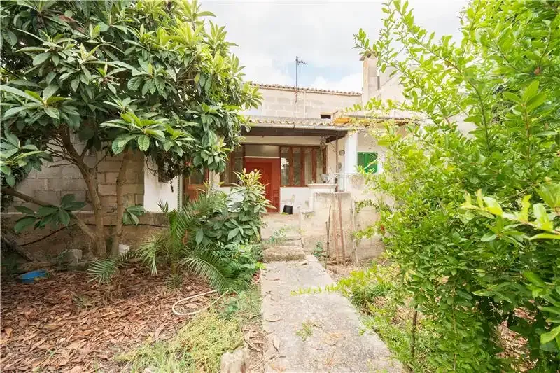 House in the village with terrace and garden, plot of approx. 490m2 — photo 1