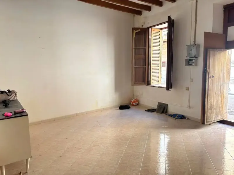 Centrally located house close to all services, just 5 minutes from the town hall square, with multiple options — photo 11