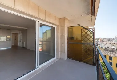 Central apartment with sea views — photo 4