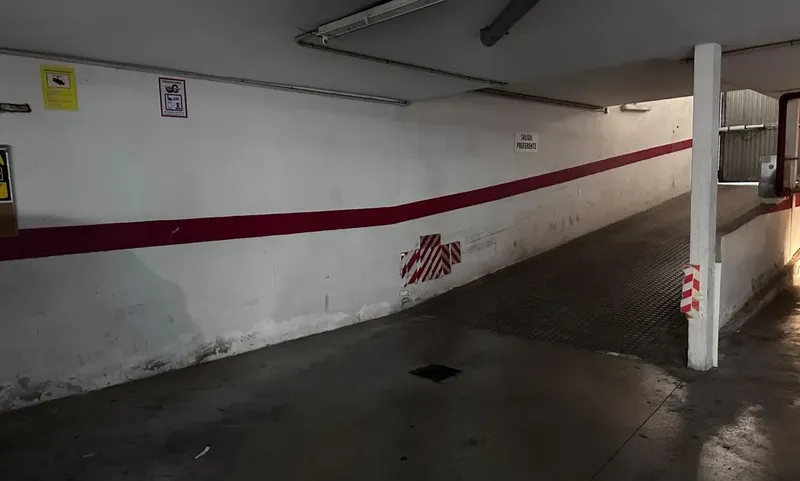 Extra large underground parking space in E... — photo 5