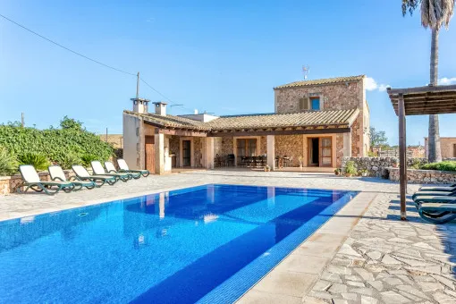Campos, Charming Mallorcan natural stone finca between Llucmajor and Campos with garden and pool — photo 3