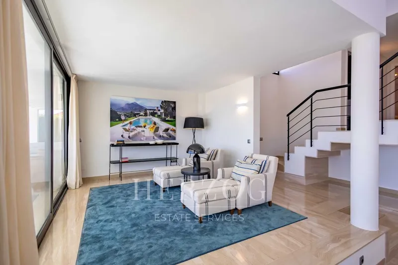 Modern villa in top location right by the sea — photo 9