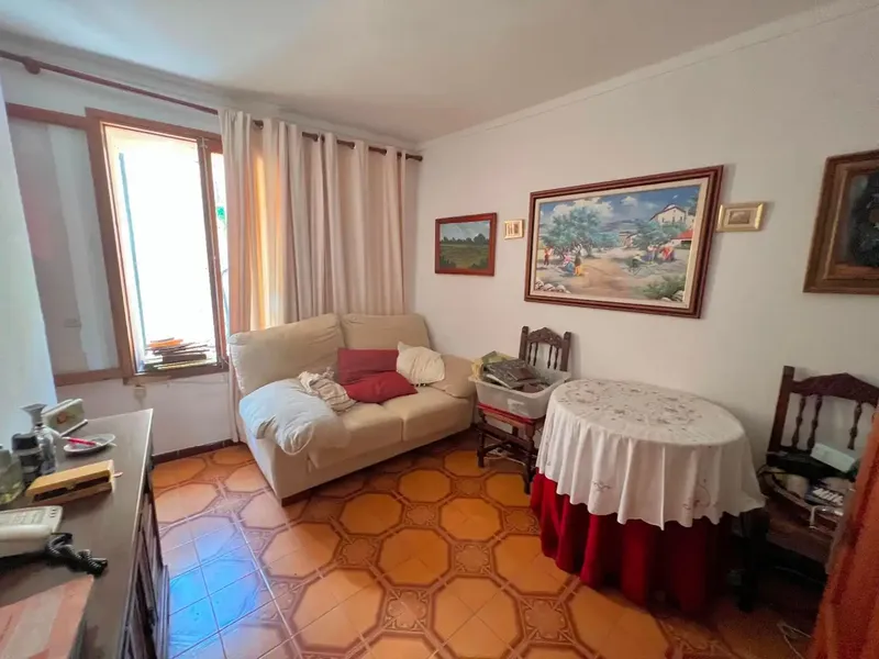 Quiet but central house in Pollensa with 3 bedrooms, 1 bathroom, living room, kitchen with dining area, patio, laundry room and rooftop terrace with — photo 7