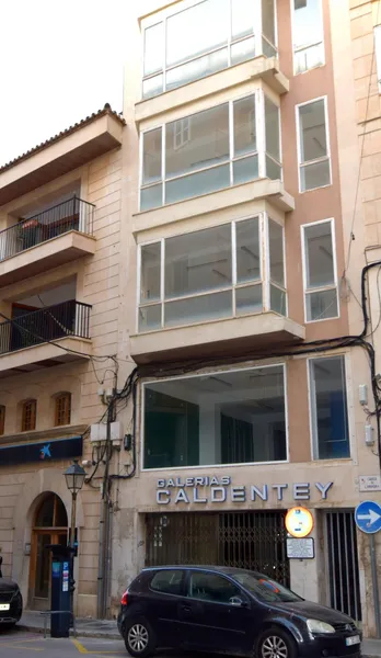 Commercial building in the heart of Manacor (Galerias Caldentey) — photo 12