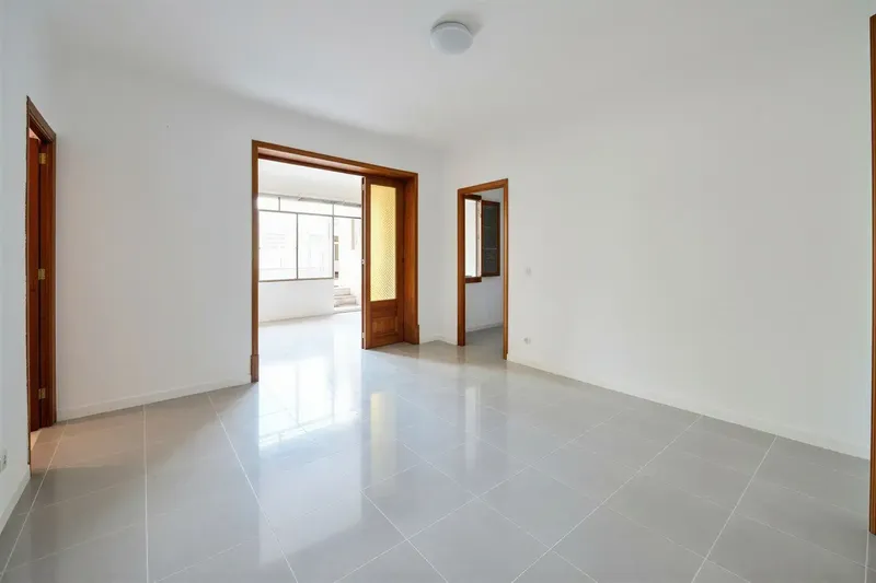 This charming village property in picturesque Santa María del Camí offers an exceptional opportunity for buyers with vision — photo 4