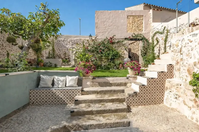 Charming village house with a total of 217m2 of Mallorcan soul and views of the Sierra de Tramuntana in the heart of Campanet — photo 2