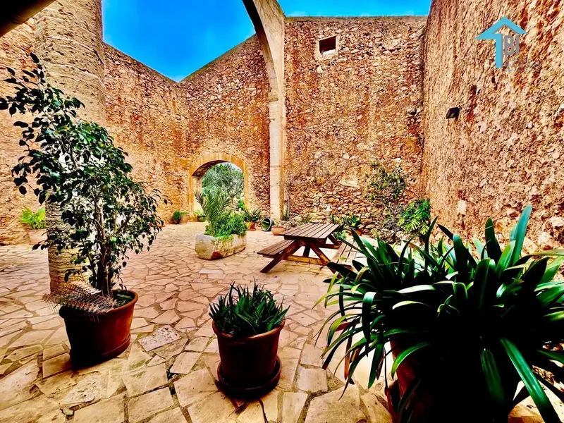 A unique jewel with more than 600 years of history in the heart of Mallorca — photo 1
