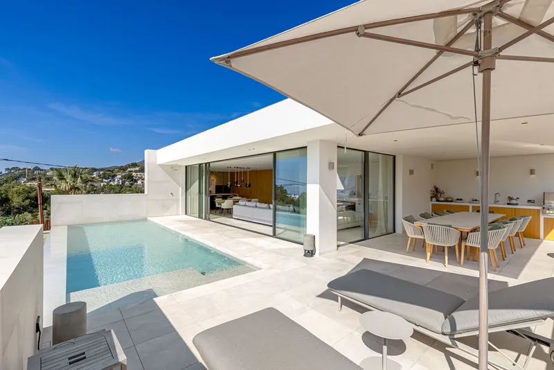 Villa in Portals Nous - Property with sea views and pool — photo 2