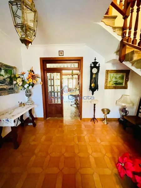 Townhouse — photo 1