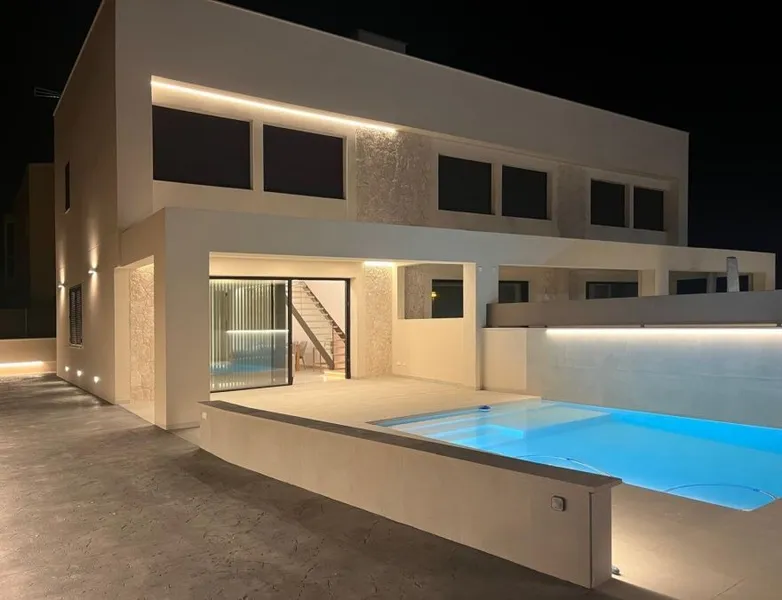 Modern and luxurious newly built semi-detached villa ready to move into in S'Estanyol — photo 1