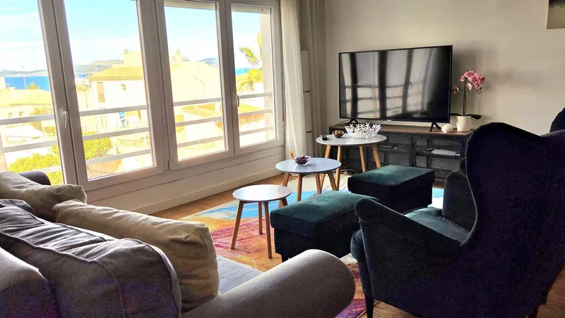 Palma de Mallorca - Bright 2 bedroom Apartment for Sale Near Pere Garau. — photo 7