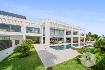 Modern Luxury Home with Sea Views, Jacuzzi and Exclusive Design, A Few Meters from the Beach in Puerto de Pollença — photo 2