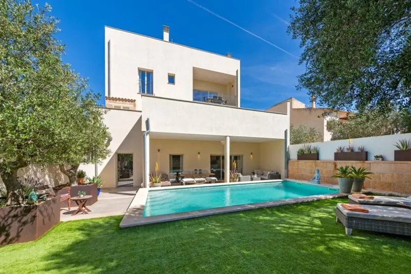 Elegant and modern town house with garden and pool in Santanyi — photo 1