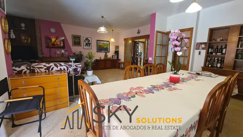 Sky Solutions sells exclusive detached house with 25 m2 pool, just 100 meters from the beach, in Playa de Palma. Enjoy a — photo 8