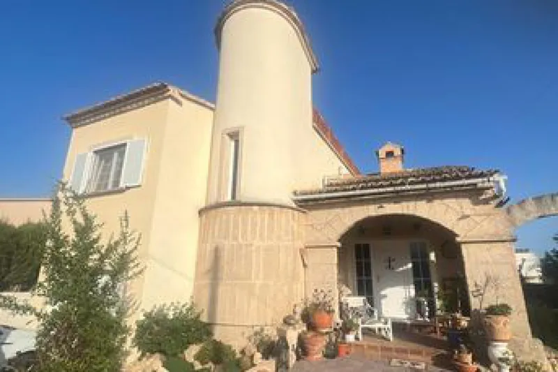 Detached house in Son Ferrer — photo 1