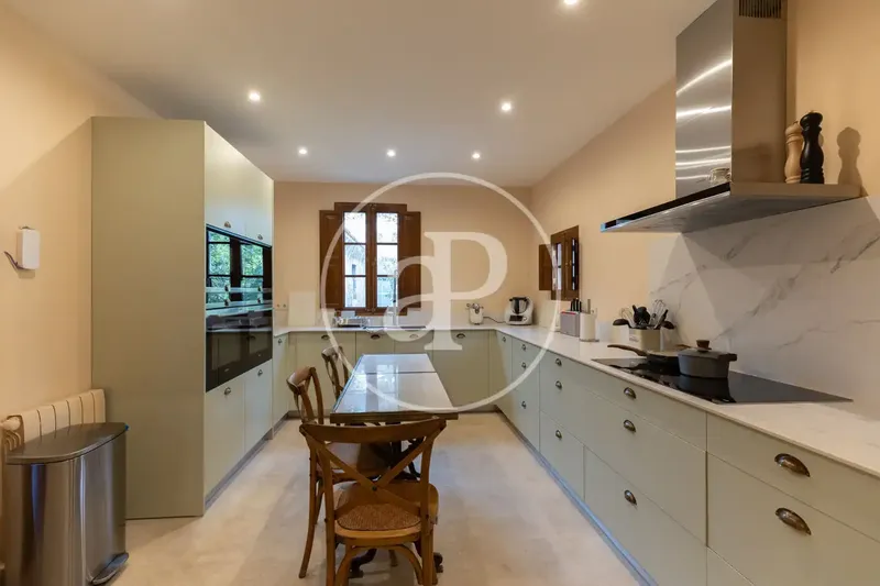 Spectacular and exclusive villa with pool for rent in Llucmajor — photo 10
