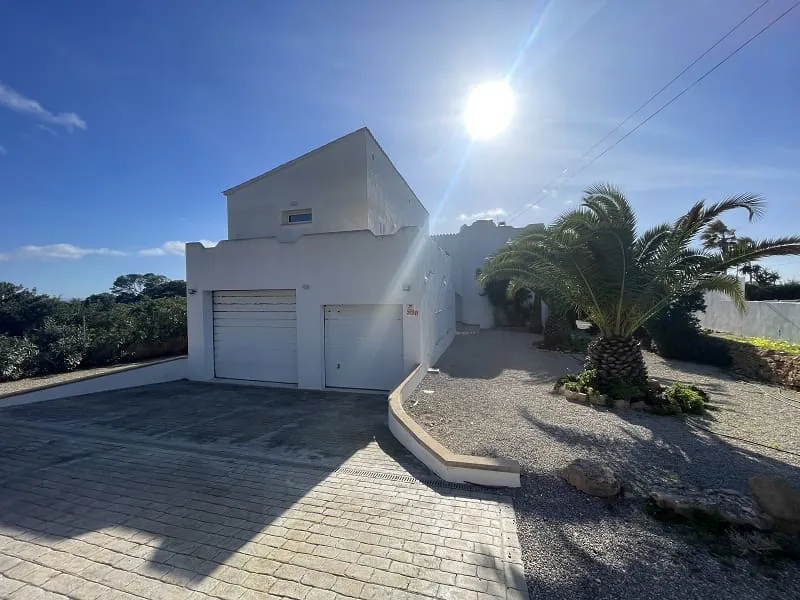 Chalet with unobstructed sea views — photo 10