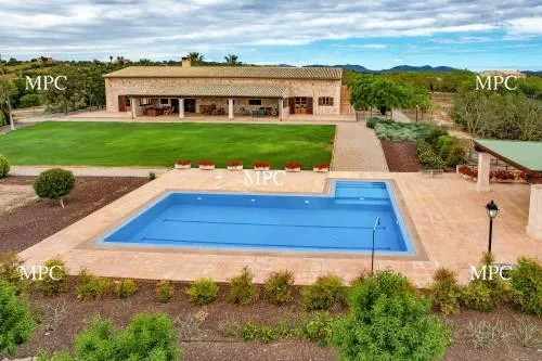 Spectacular country house with distant sea views and large swimming pool near Porto Cristo — photo 1