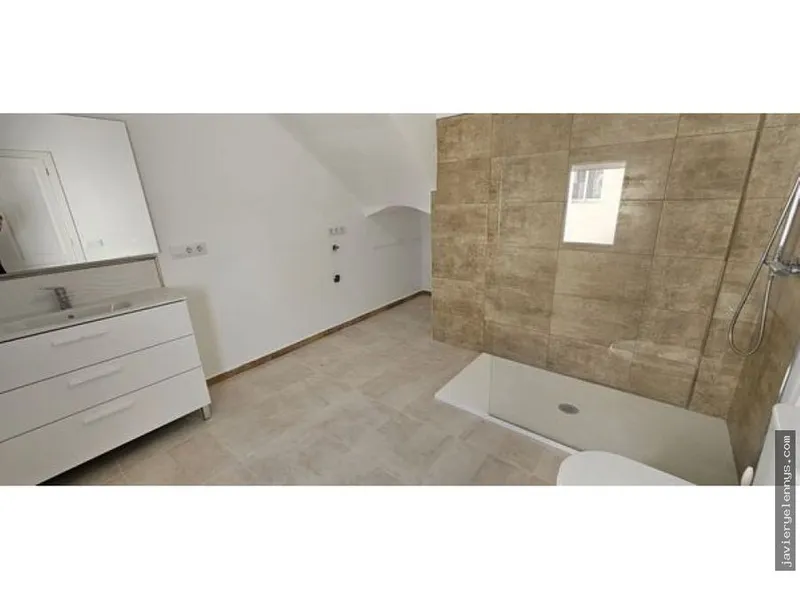 Rental of semi-detached house on Calle Sant Martí — photo 12