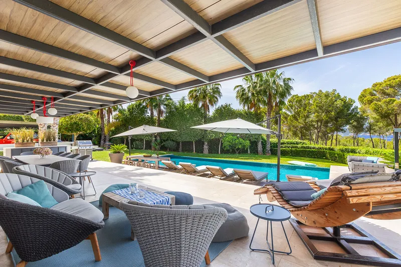 Modern villa with sea views in a central location — photo 3