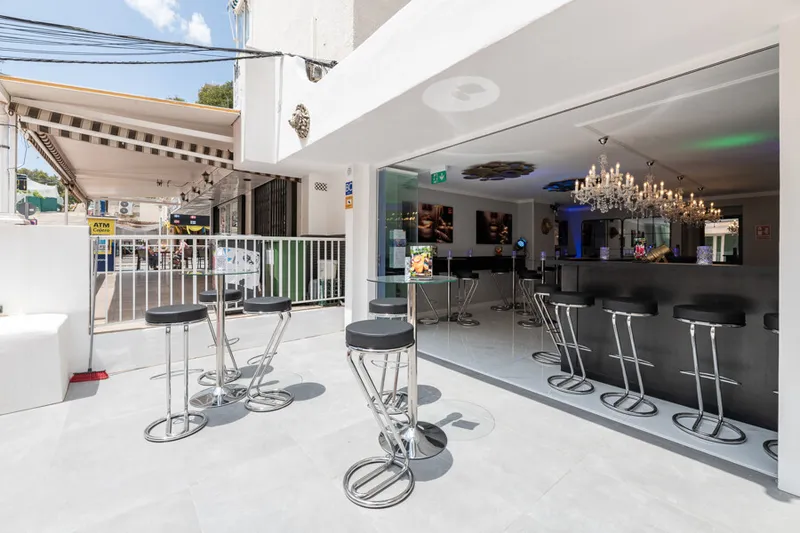 For Sale! Newly Renovated Bar with Terrace and Licence in Most Wanted Area of Magaluf — photo 11